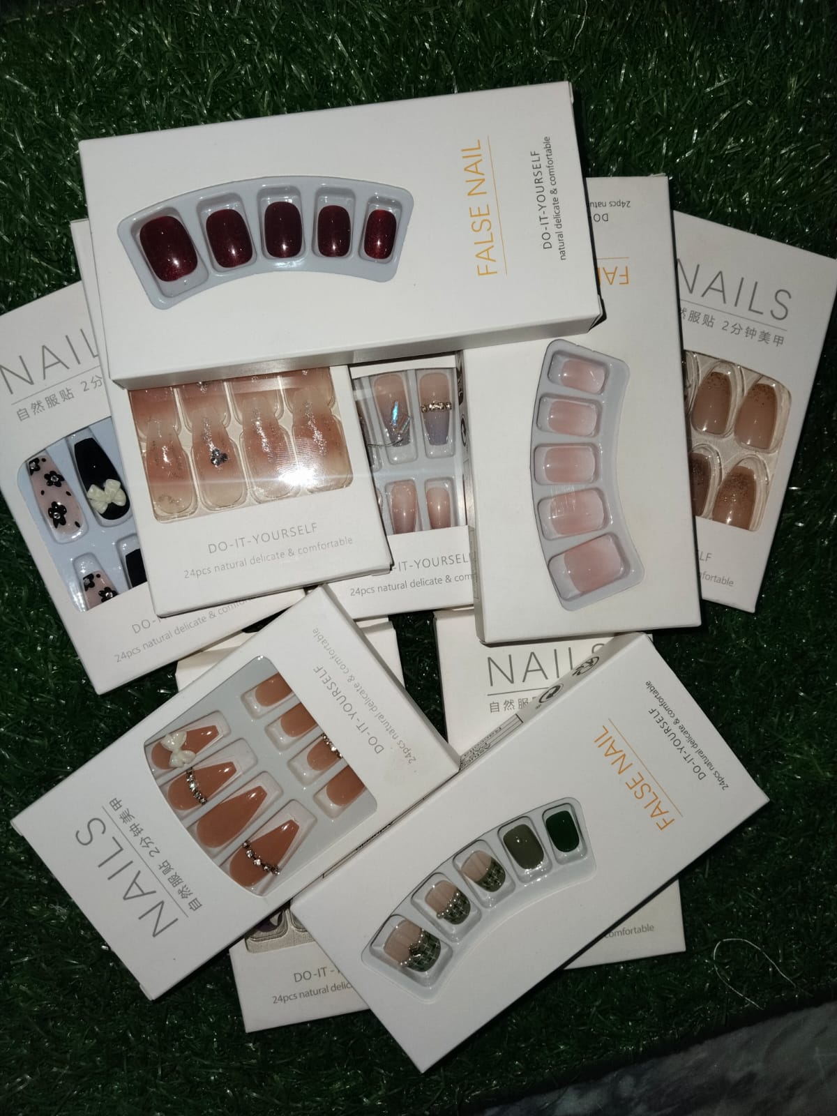 10 boxes in 1500 ( Cat Eye Must included)